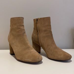 Suede boots